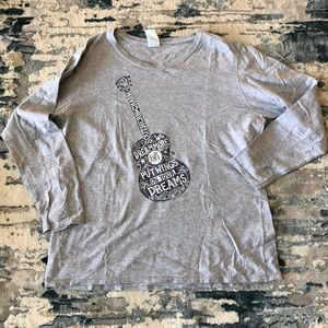 Gray guitar T-shirt women’s XL Dollywood